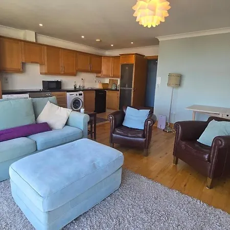 דירה Great 2 Bed, 2 Bath Apartment, River & Views *