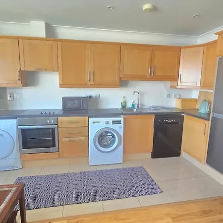 Great 2 Bed, 2 Bath Apartment, River & Views 公寓 戈尔韦