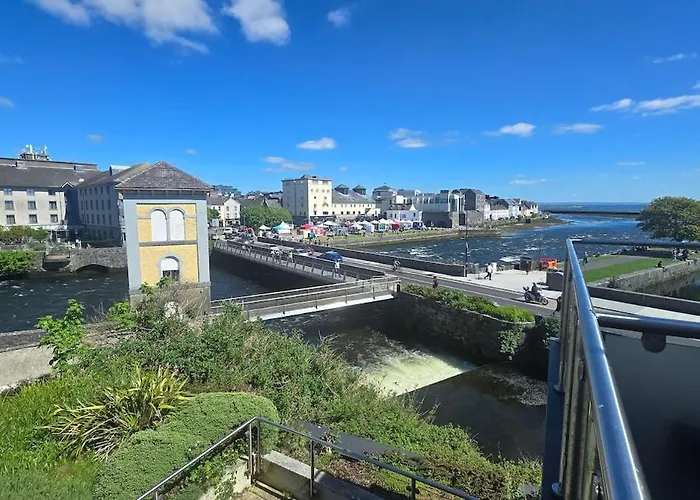 Great 2 Bed, 2 Bath Apartment, River & Views Appartement Galway