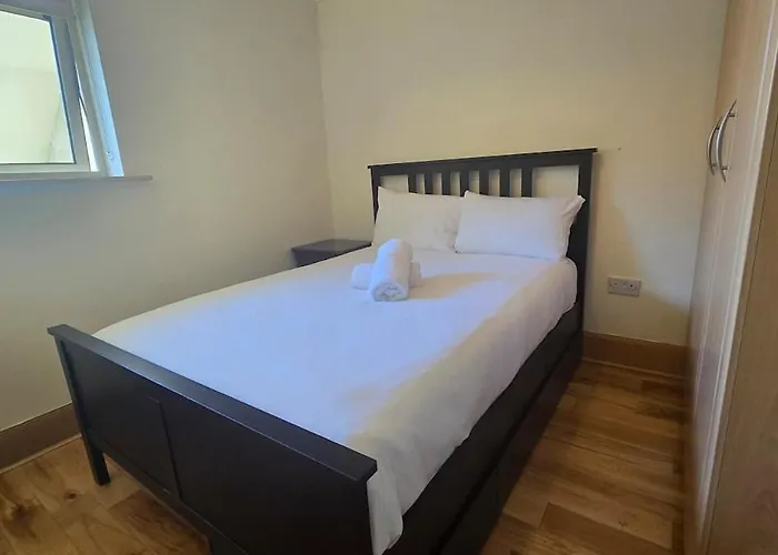 Great 2 Bed, 2 Bath Apartment, River & Views Galway