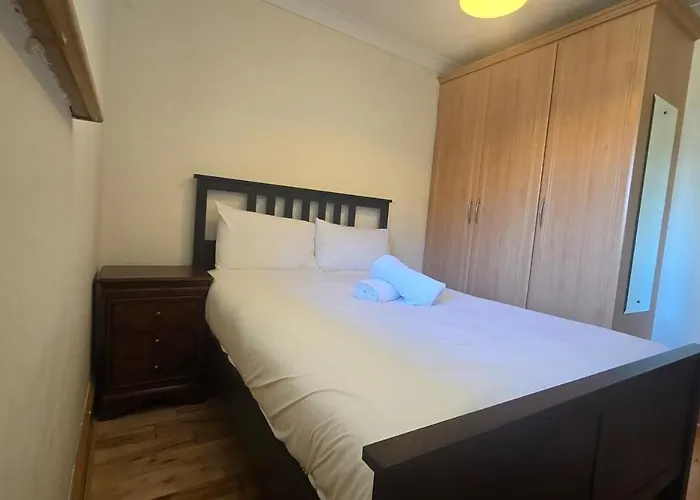 Great 2 Bed, 2 Bath Apartment, River & Views * Galway